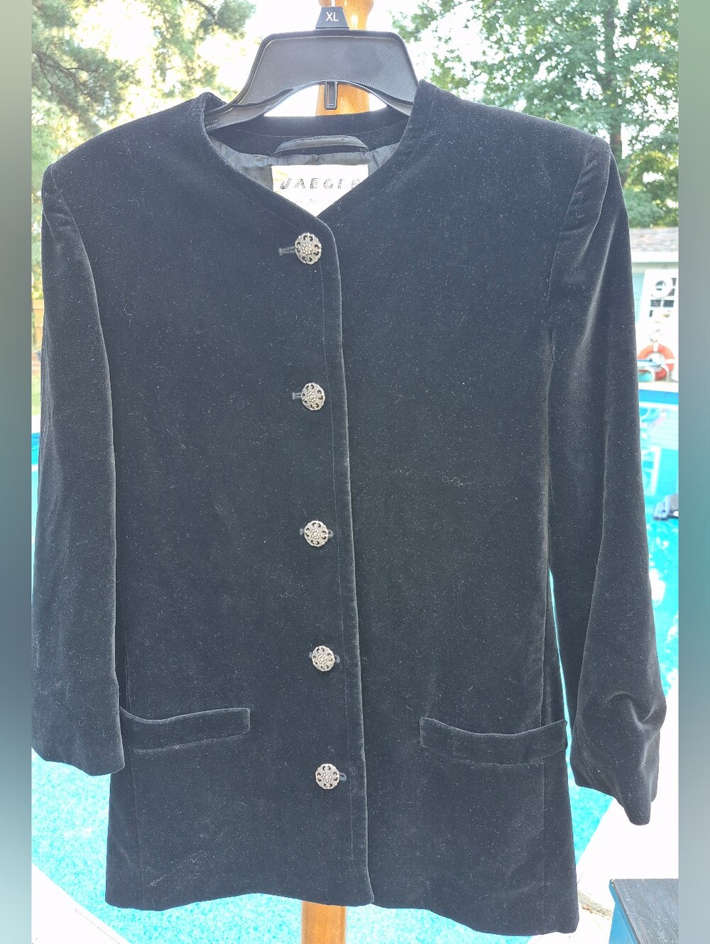 GREAT BRITAIN MADE JAEGER BLACK VELVET BLAZER/JACKET USA 8-10. CUT GENEROUSLY!